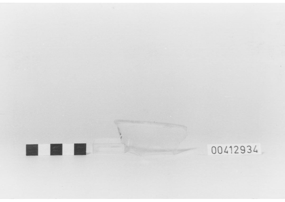 Orlo di bicchiere, Isings, forma 30 (I d.C)