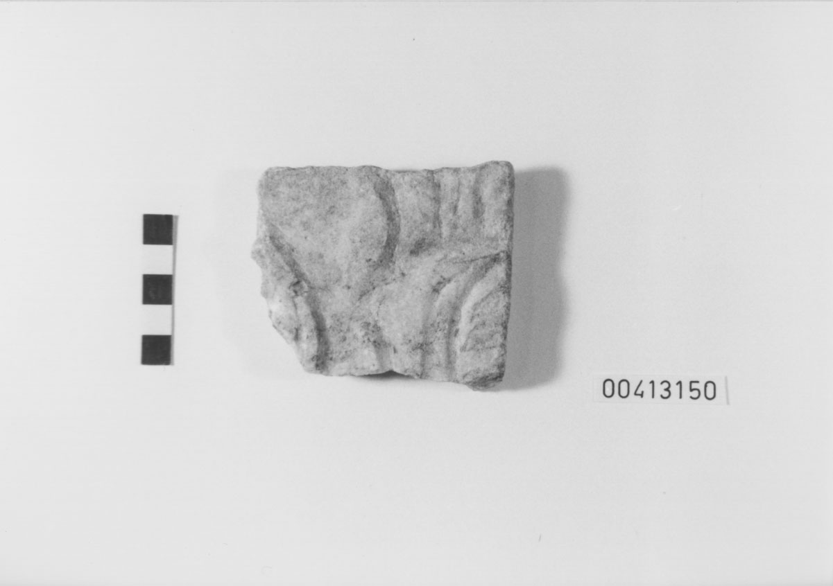 Capitello corinzieggiante di lesena/ frammento (II d.C, III d.C)