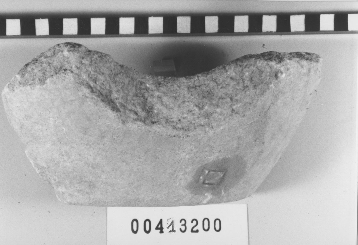 Bacino/ frammento (Età romana)