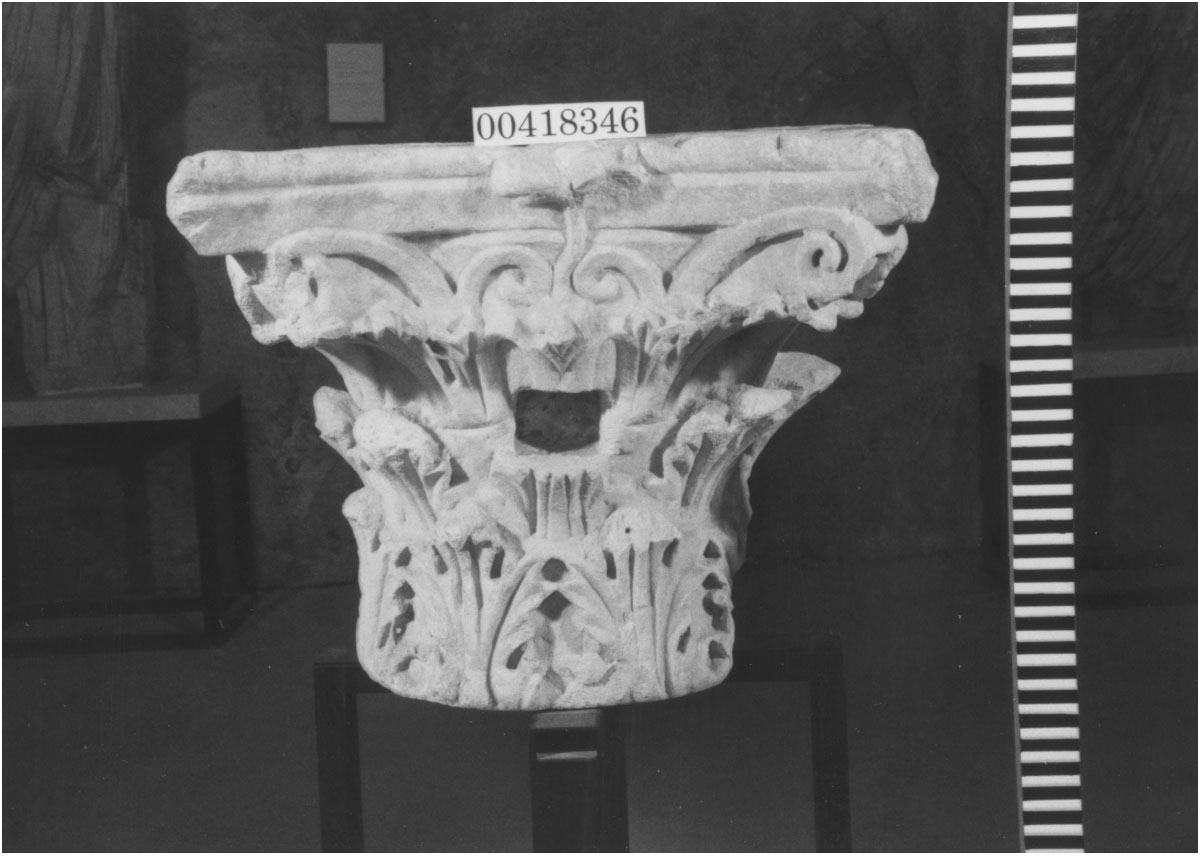 Capitello corinzio (Seconda metÍ III d.C)