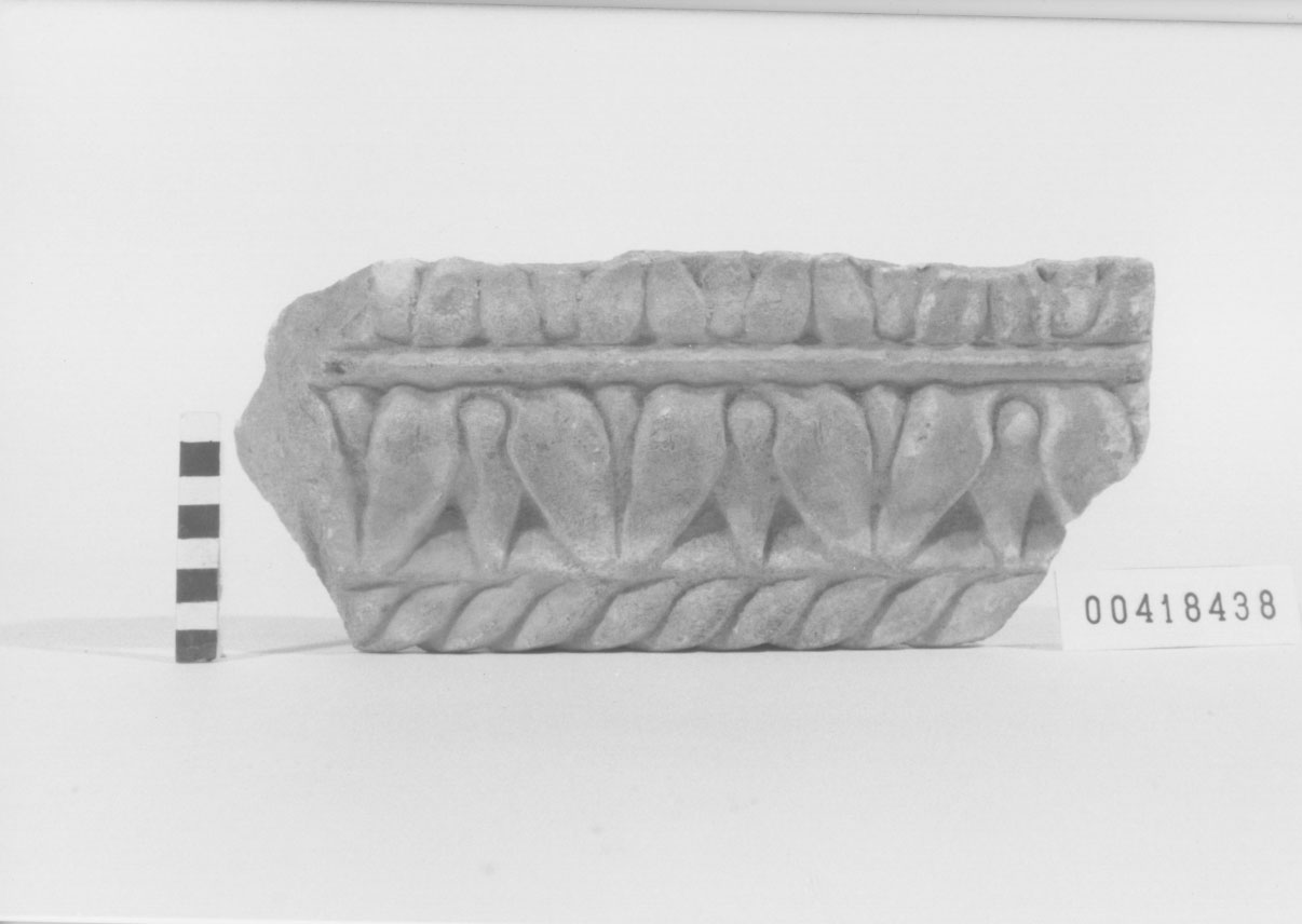 Cornice modanata/ frammento (Prima metÍ II d.C)