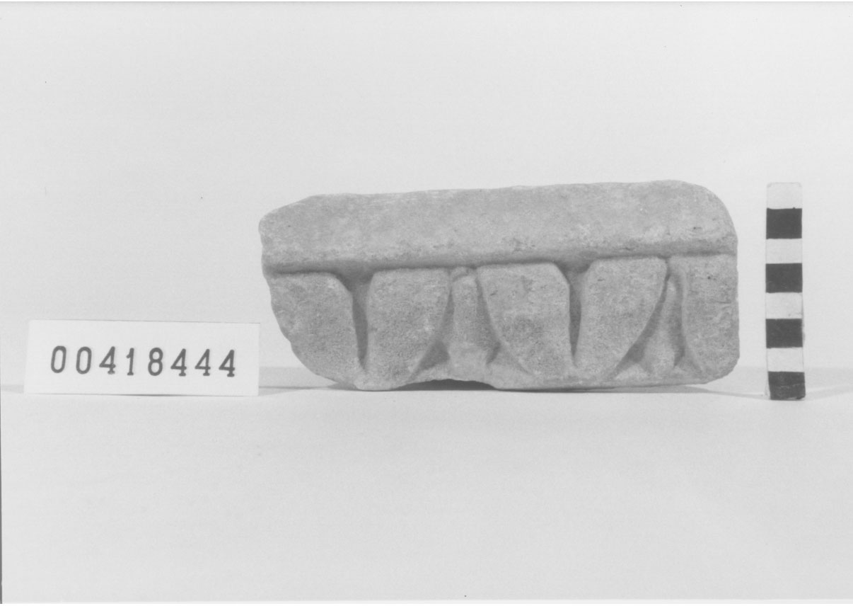 Cornice modanata/ frammento (Età augustea)