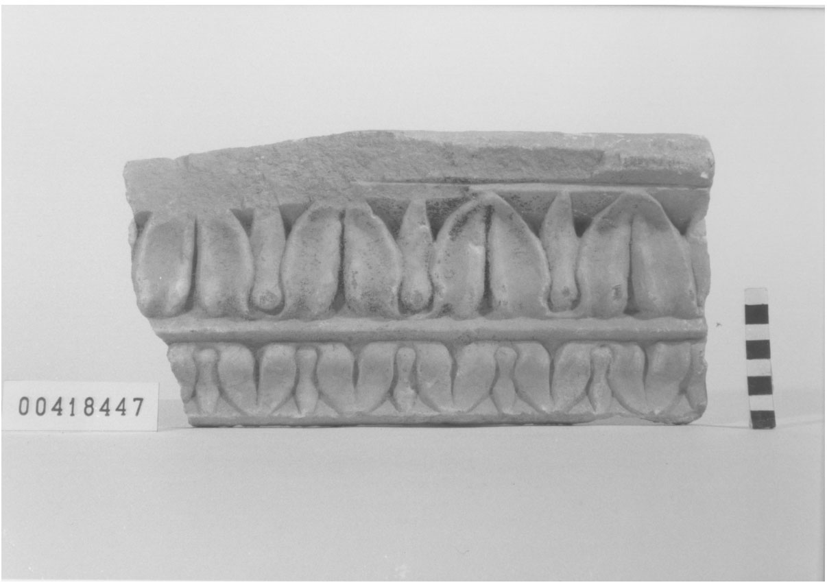Cornice modanata/ frammento (Prima metÍ II d.C)