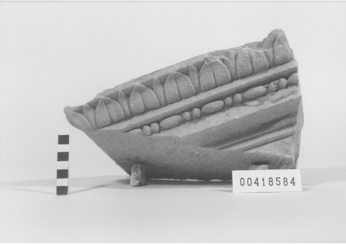 Cornice modanata/ frammento (Età augustea)