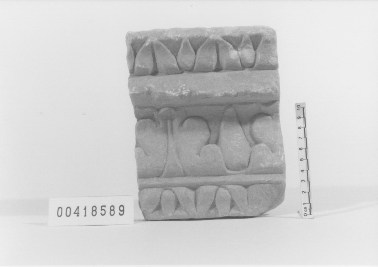 Cornice modanata/ frammento (Prima metÍ II d.C)