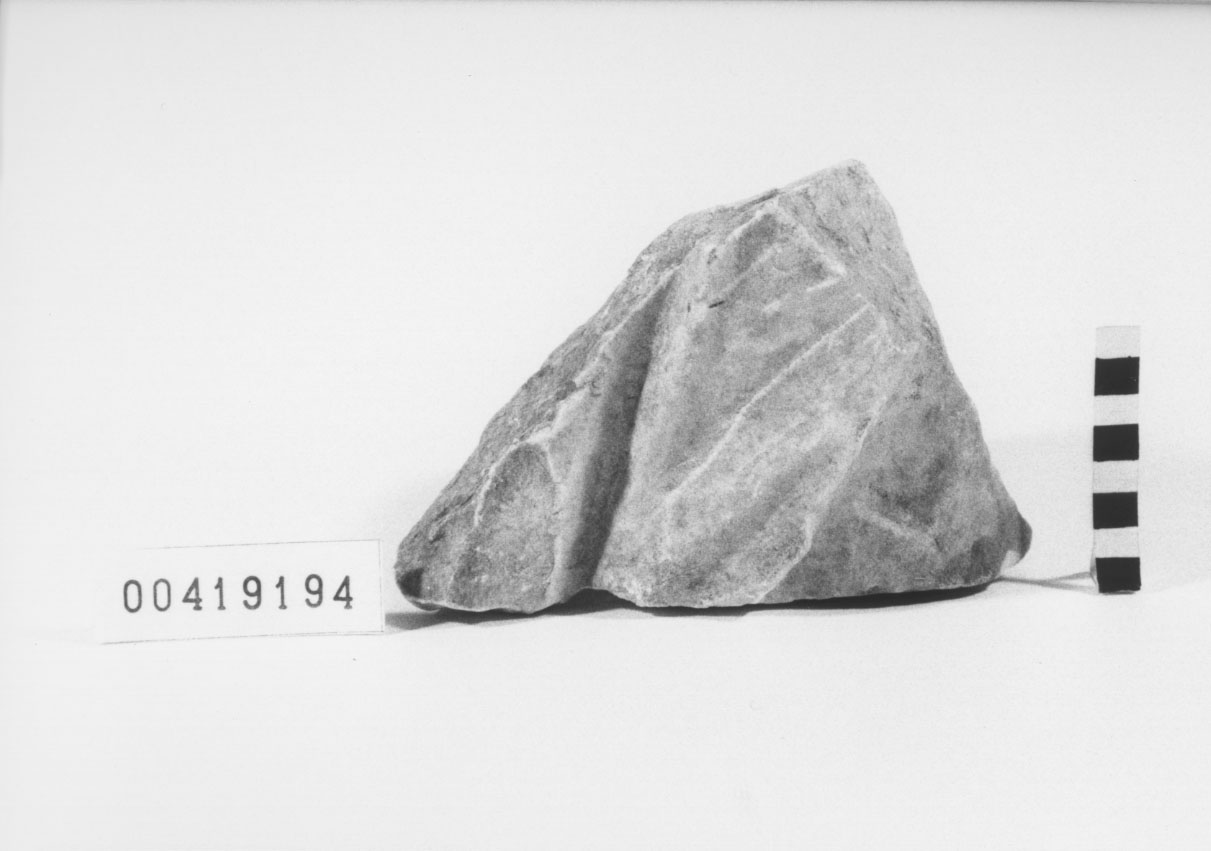 Statua (?)/ frammento (I d.C)