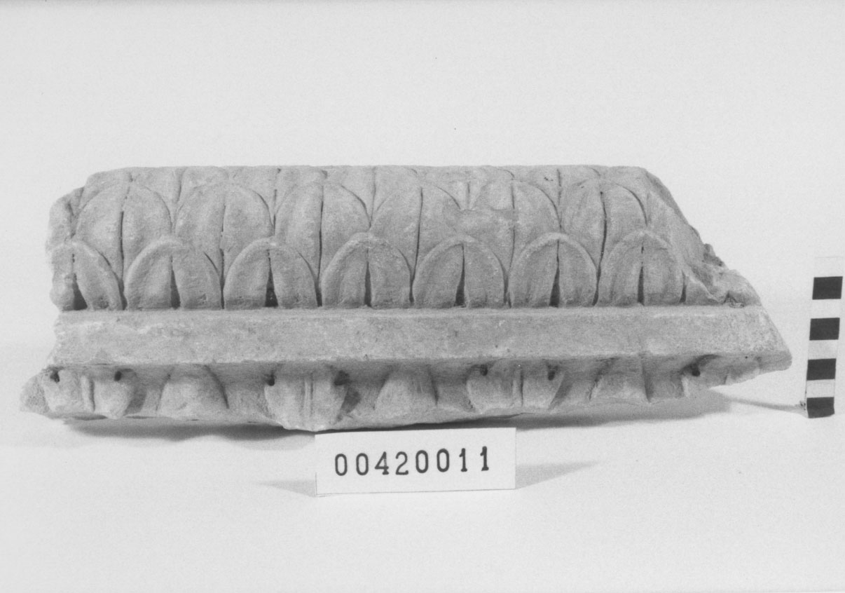 Cornice modanata/ frammento (EtÃ  augustea)