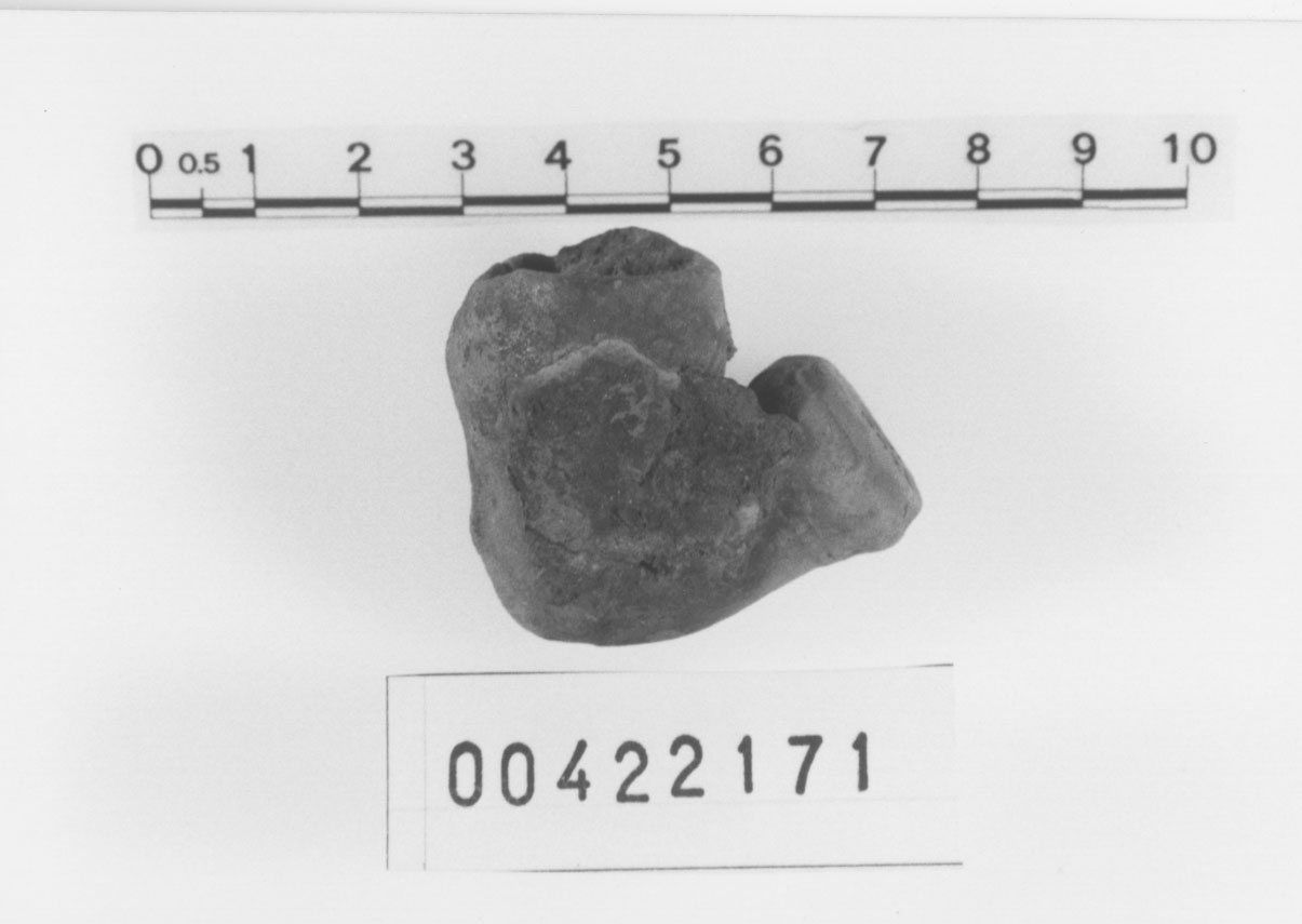 Testa femminile con copricapo (Fornello di pipa) (Età romana (?))