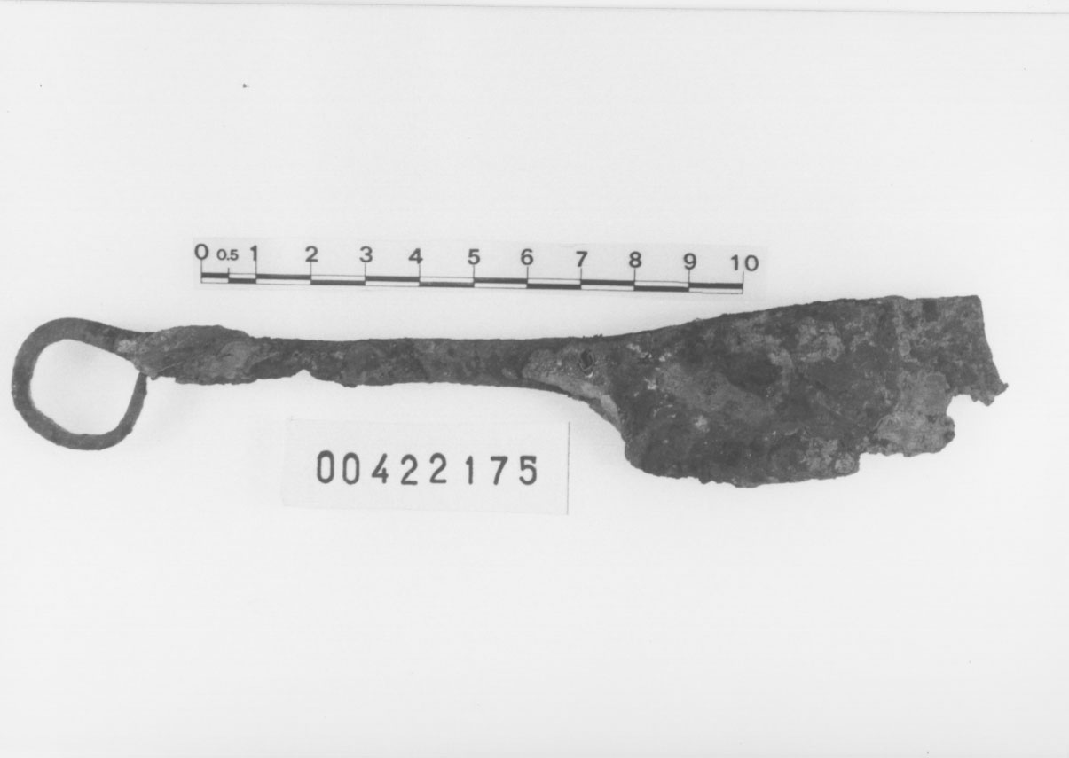 Coltello con manico ad anello (Età moderna)