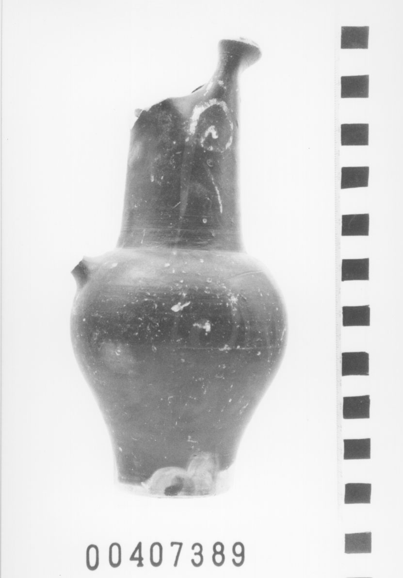 Oinochoe con becco a cartoccio (Seconda metÃ IV a.C)