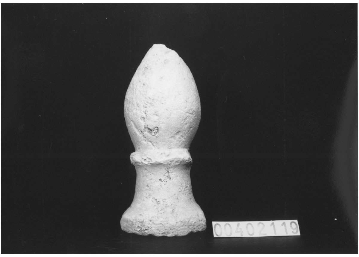 Cippo funerario a pigna (III a.C, II a.C)