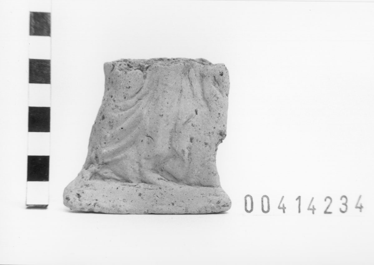 Figura maschile (Statuetta votiva/ frammento) (II a.C)