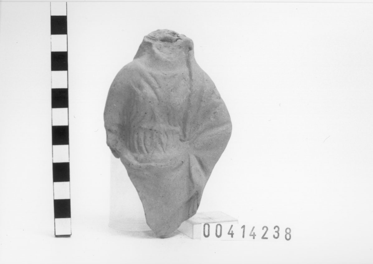 Figura femminile (Statuetta votiva/ frammento) (III a.C, II a.C)