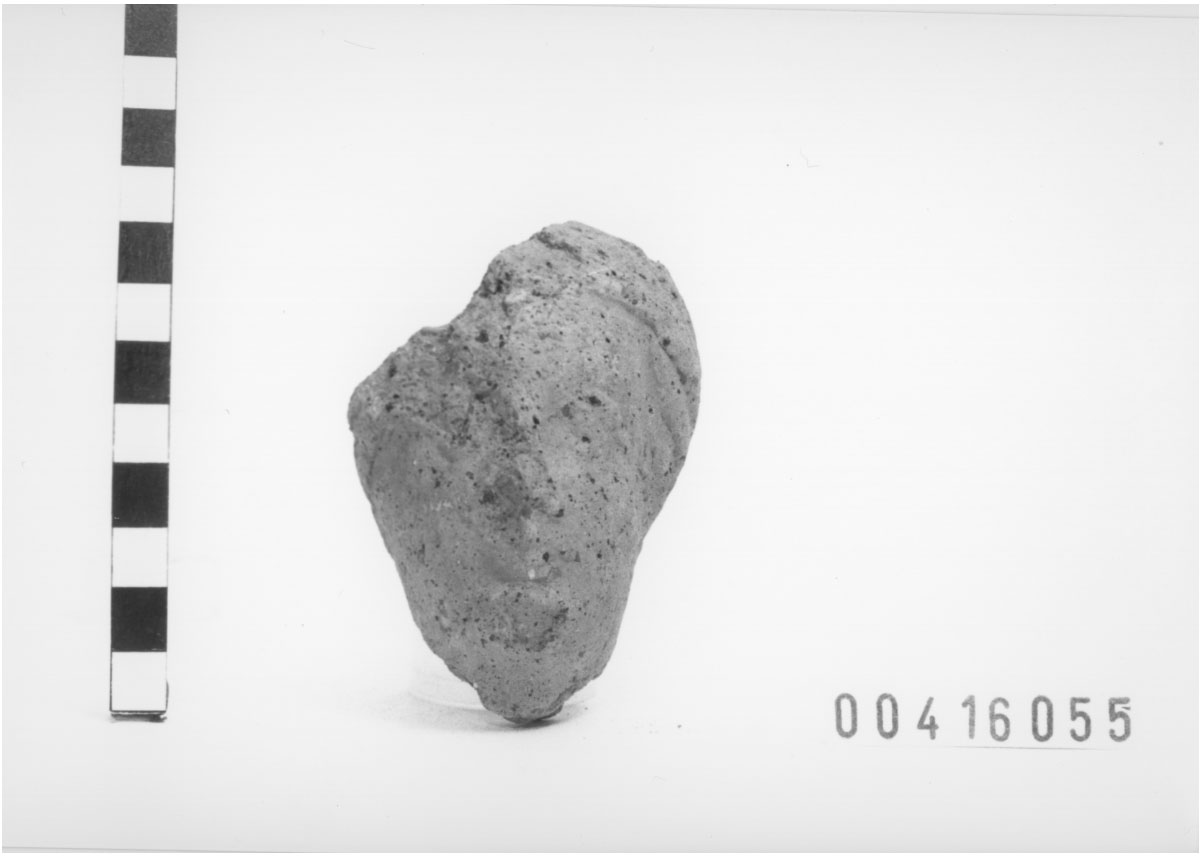 Figura femminile (Testa votiva/ frammento) (III a.C, II a.C)