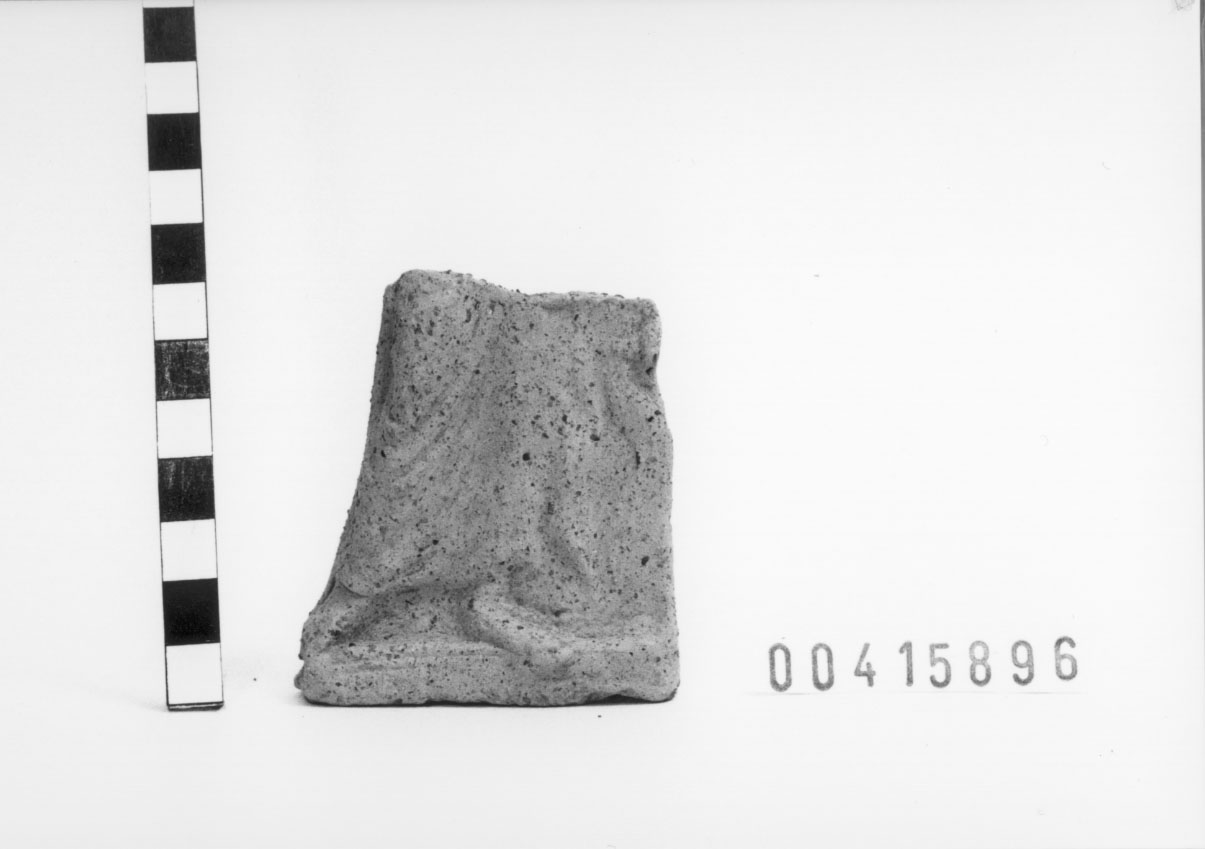 Figura maschile (Statuetta votiva/ frammento) (III a.C, II a.C)