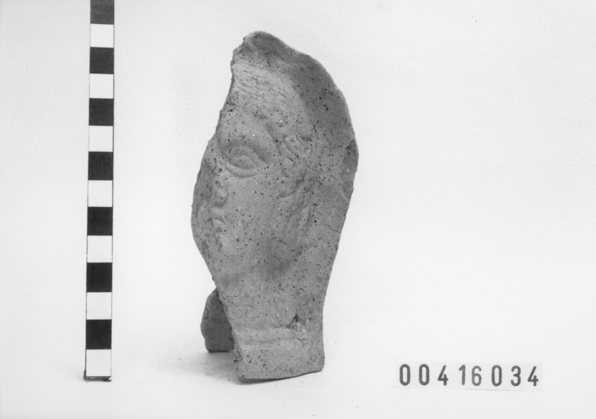Figura femminile (Testa votiva/ frammento) (III a.C, II a.C)