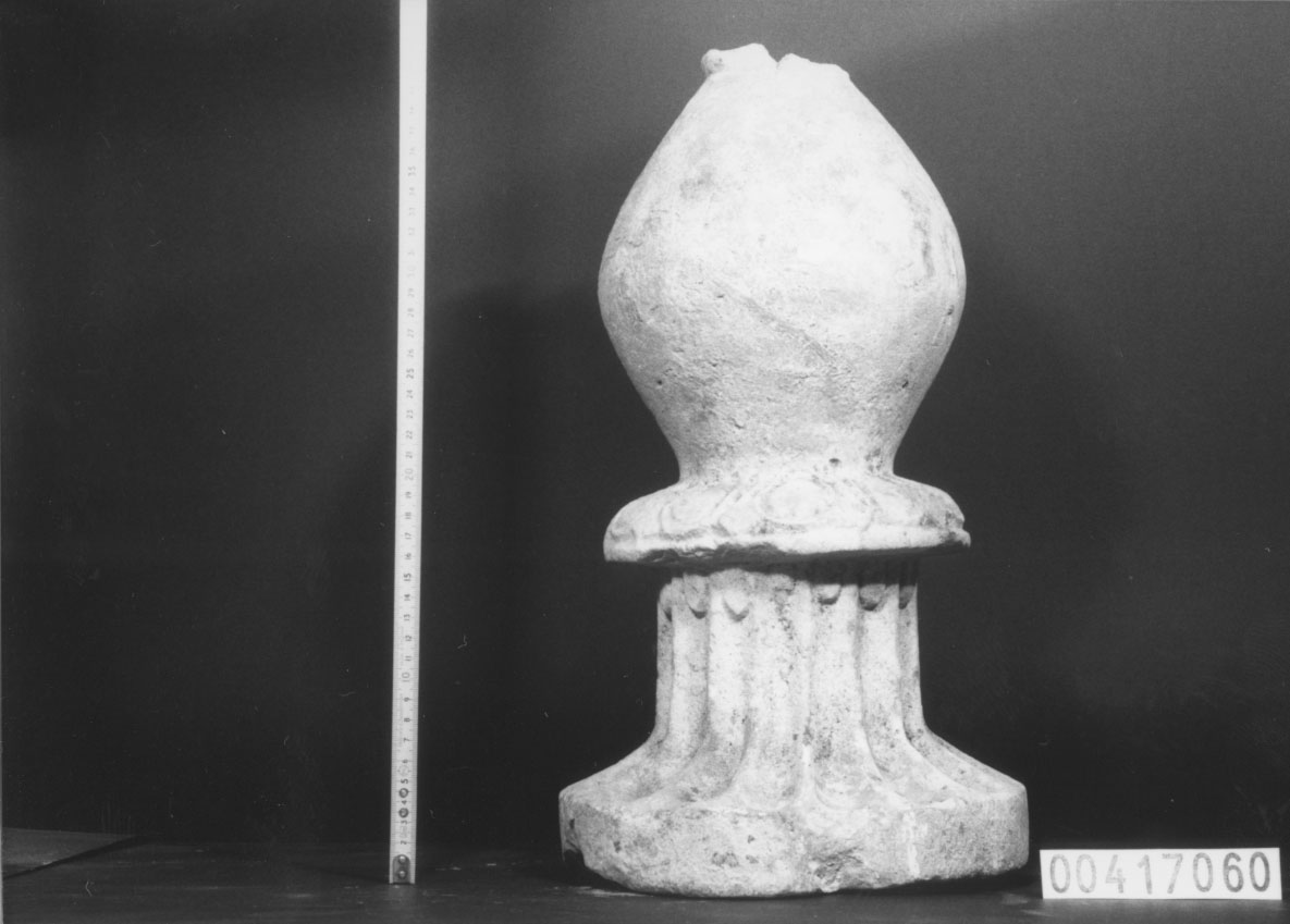 Cippo funerario a pigna (Fine, Primo quarto III a.C, II a.C)