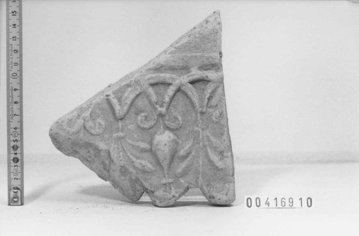 Lastra di rivestimento/ frammento (III a.C, II a.C)