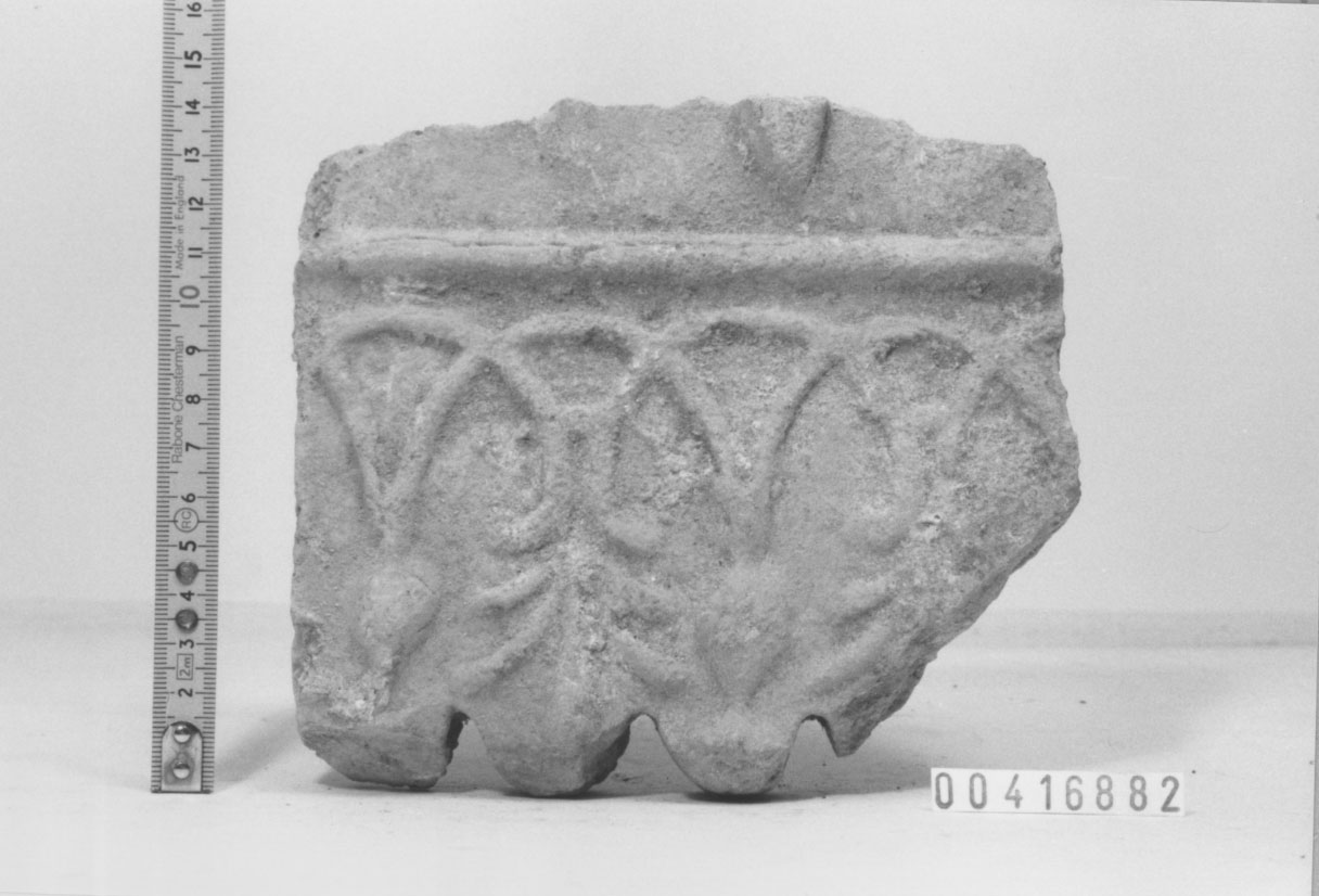 Lastra di rivestimento/ frammento (III a.C, II a.C)