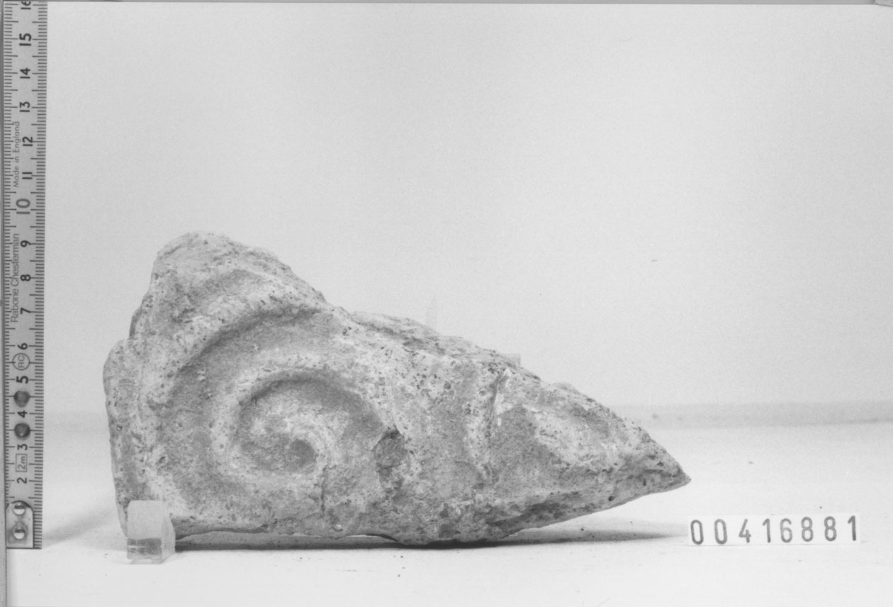 Lastra di rivestimento/ frammento (II a.C, I a.C)