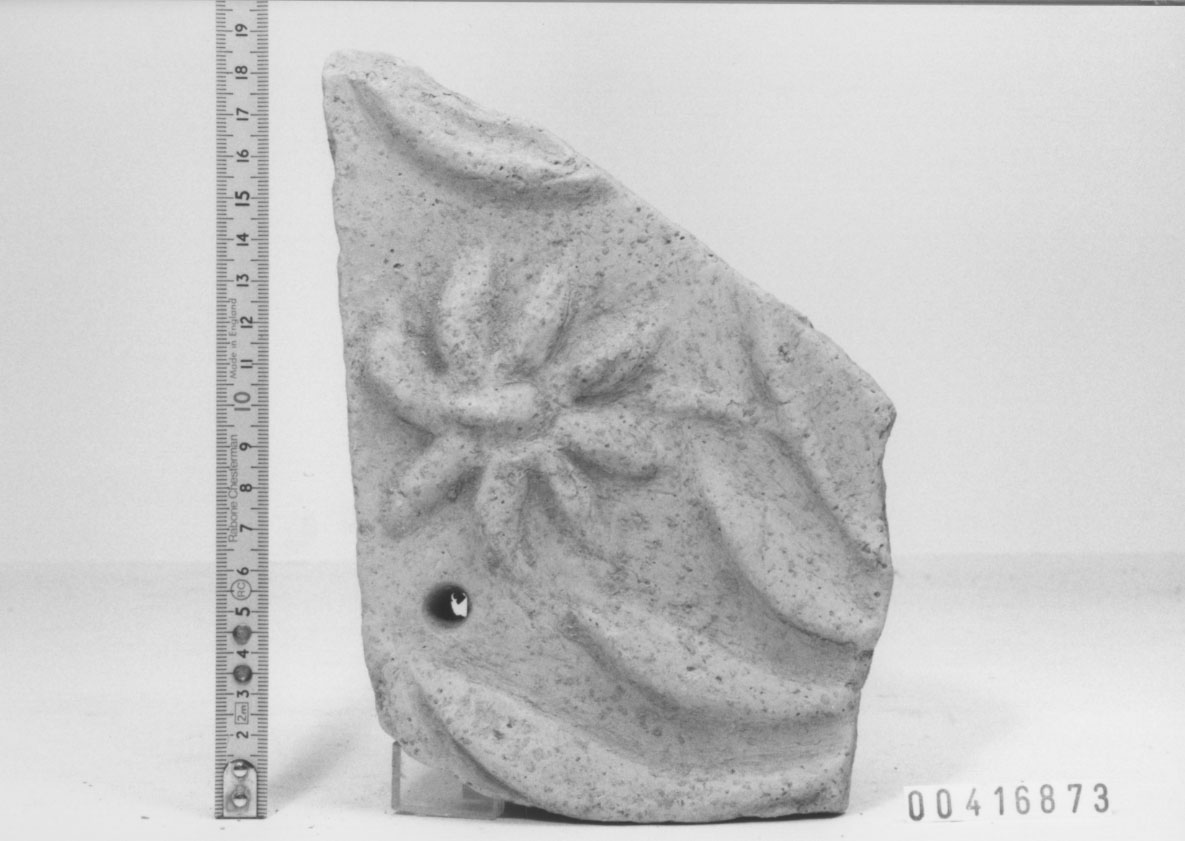 Lastra di rivestimento/ frammento (III a.C, II a.C)