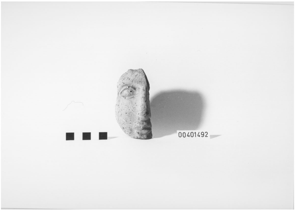 Testa votiva/ frammento (IV a.C, III a.C, II a.C)