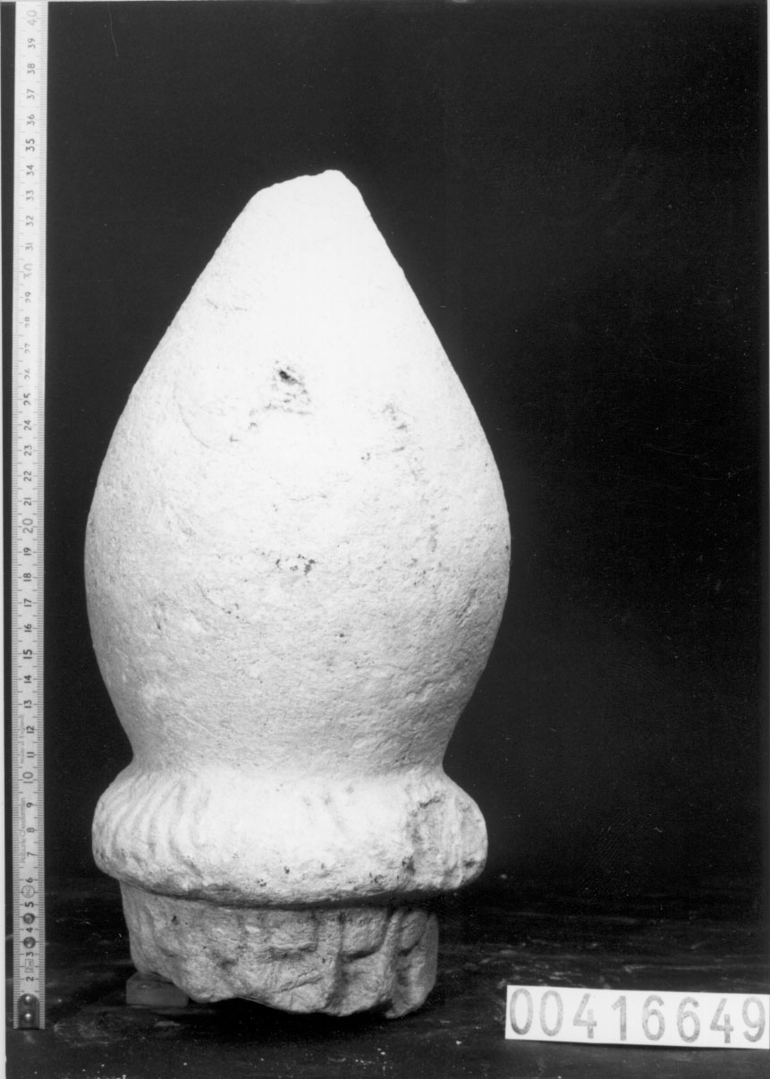 Cippo funerario a pigna (Fine, Primo quarto III a.C, II a.C)