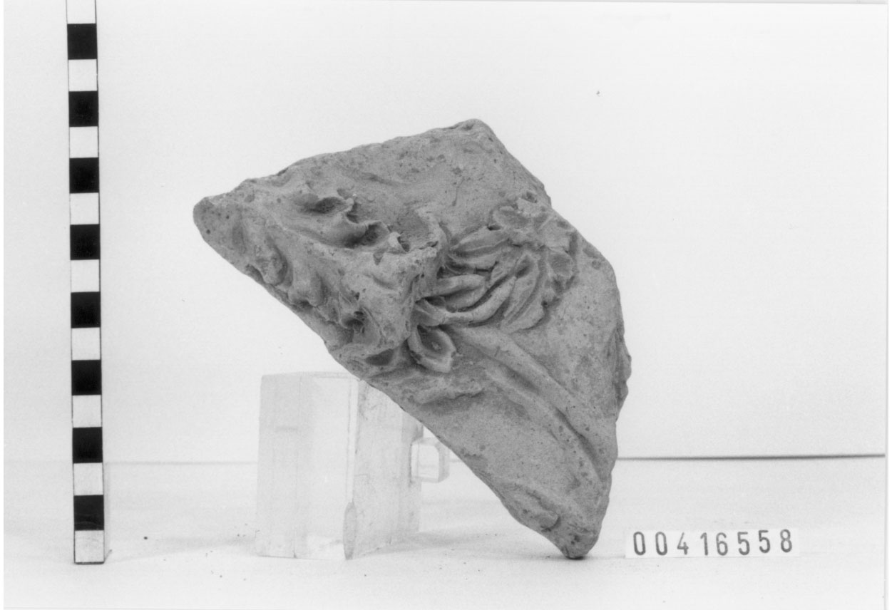 Lastra di rivestimento/ frammento (III a.C, II a.C)