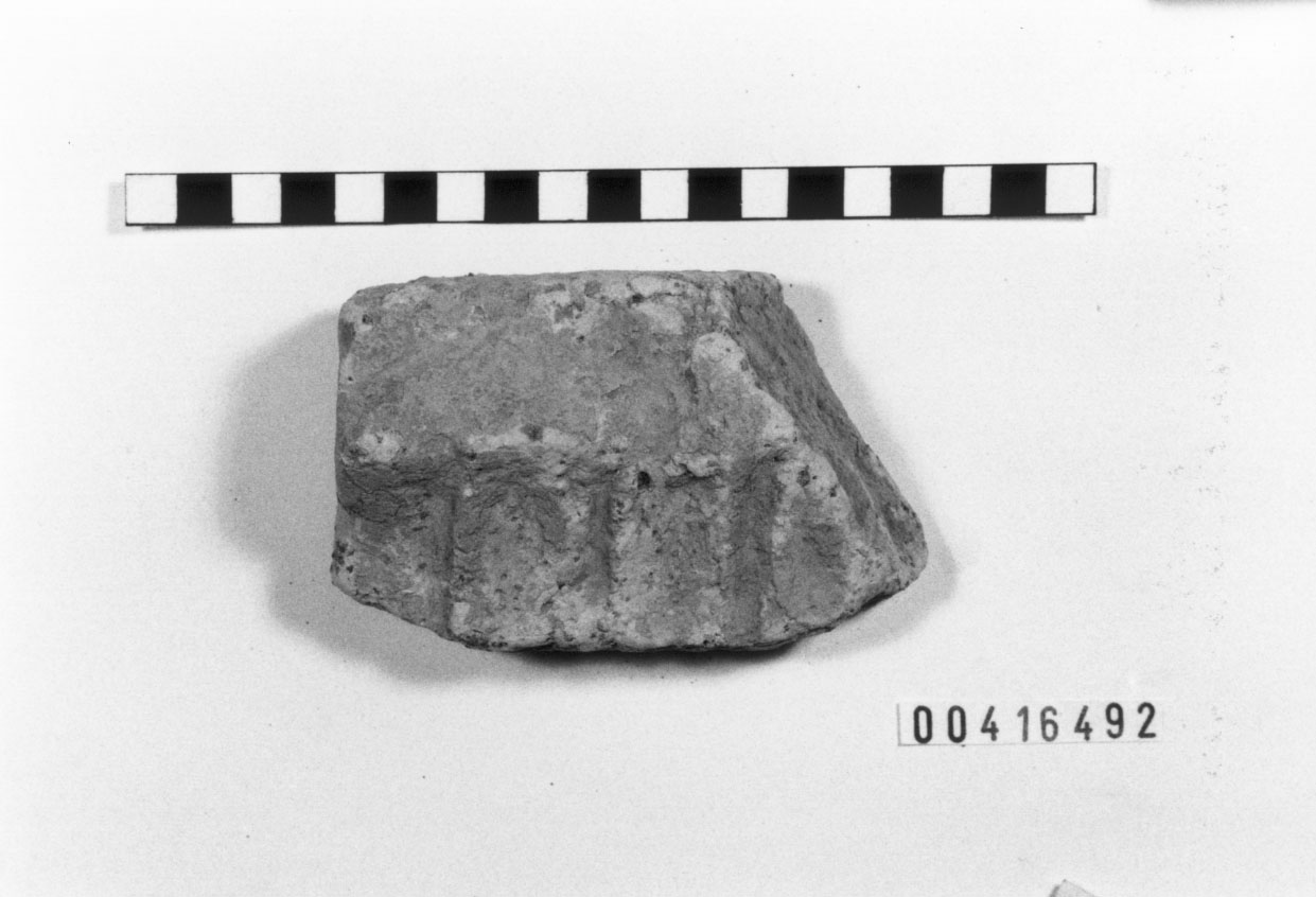 Cornice/ frammento (II a.C, I a.C)