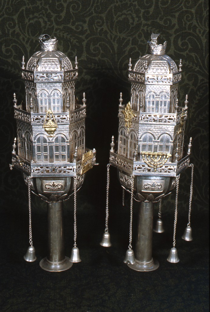 rimmonim, coppia - ambito Italia nord-occidentale, Ambito ebraico (fine XVIII)