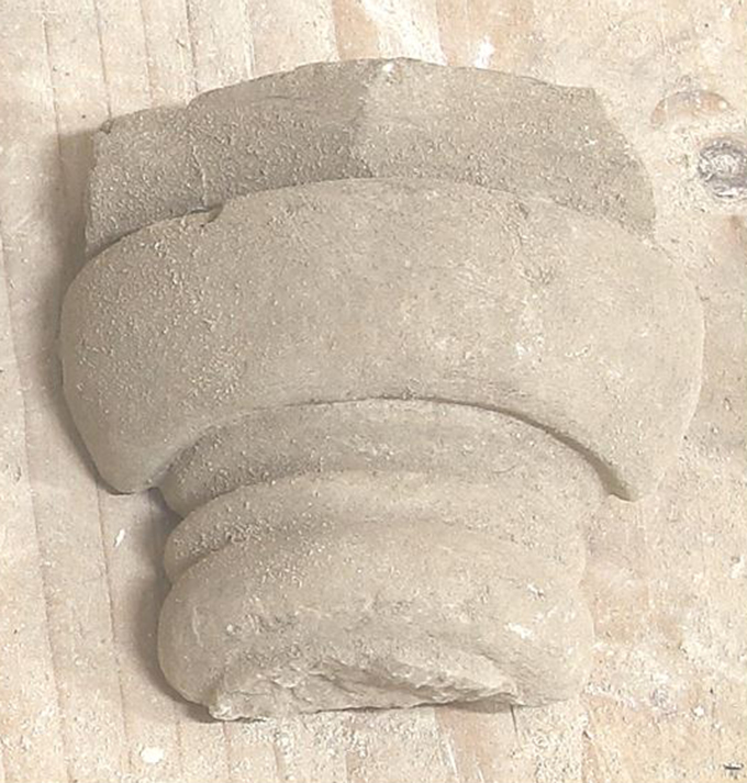 semicapitello, frammento - ambito mediterraneo (secc. XI-XIII d.C)