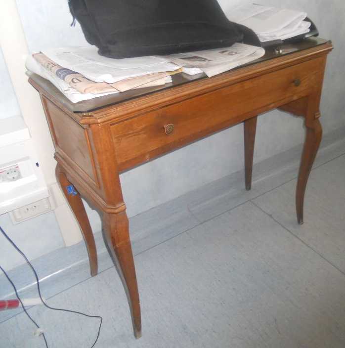 tavolino - ambito italiano (sec. XIX)