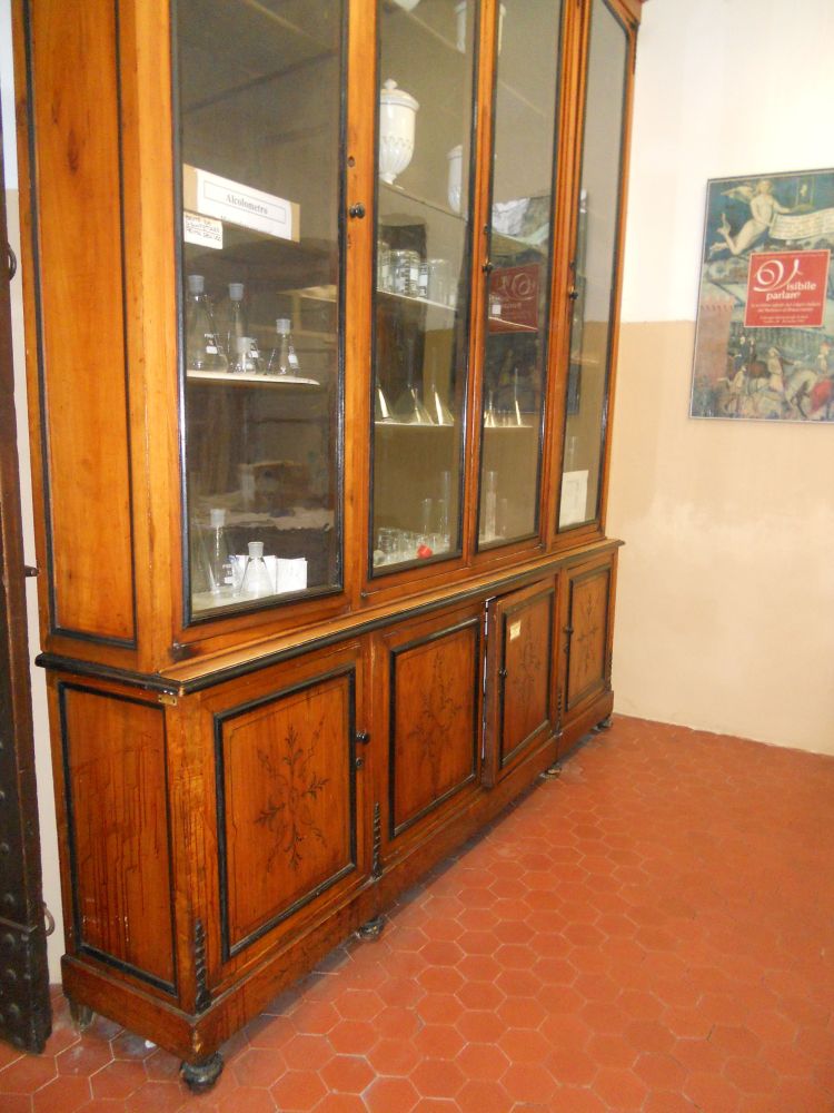 armadio da farmacia, serie - ambito toscano (primo quarto sec. XX)