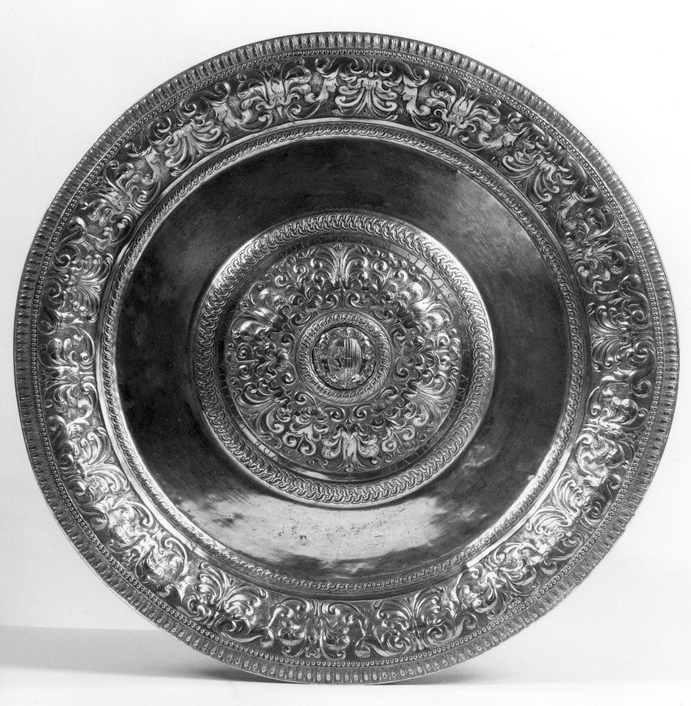 piatto da parata, opera isolata - bottega toscana (sec. XVII)