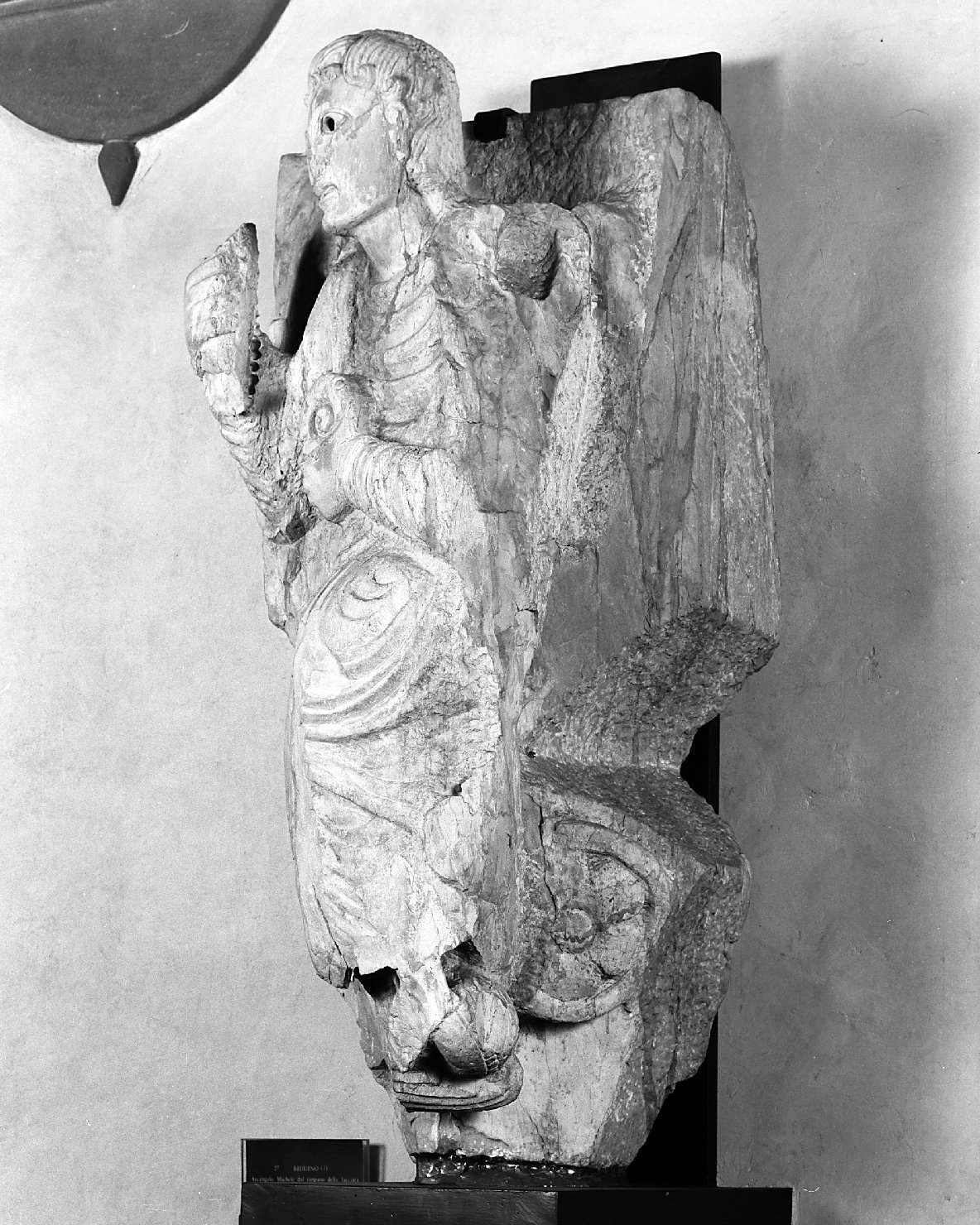 San Michele Arcangelo combatte il drago (rilievo) di Riccio (seconda metà sec. XII)