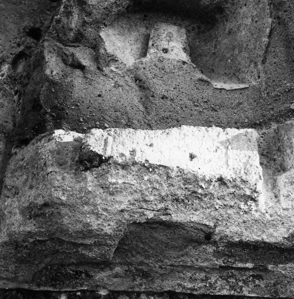 P. Grezzano t.7 (tomba a 'semidado') - Sorano (GR)  (III-II sec. a.C)