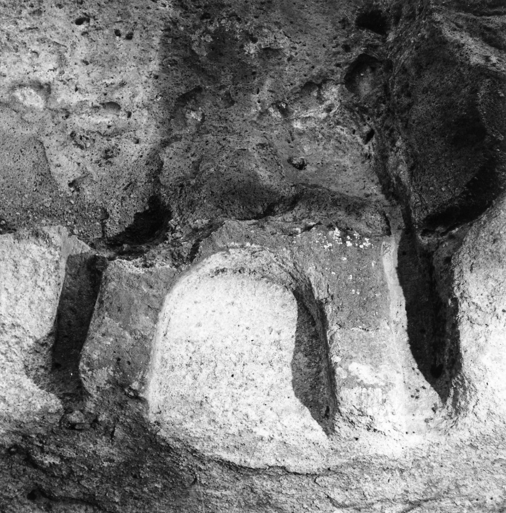 P. Grezzano t.8 (tomba a edicola) - Sorano (GR)  (III-II sec. a.C)