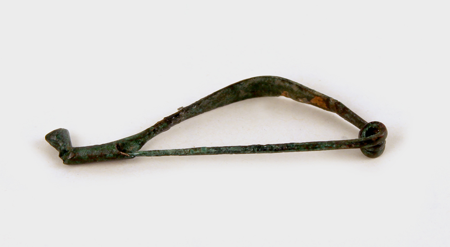 fibula/ ad arco semplice - Produzione apula (sec. VI a.C)