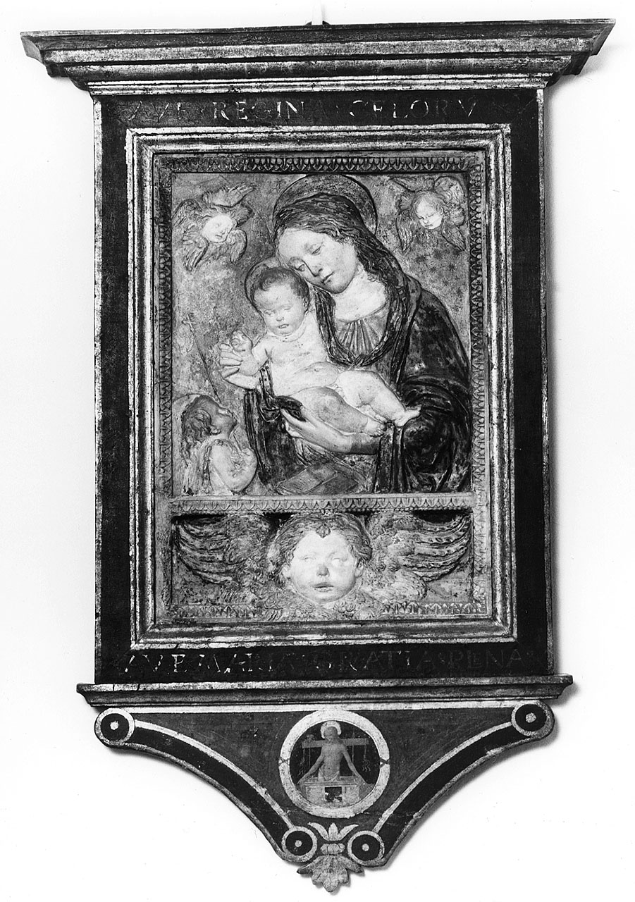 Madonna con Bambino e San Giovannino (rilievo) di Benedetto da Maiano (bottega) (sec. XV) 