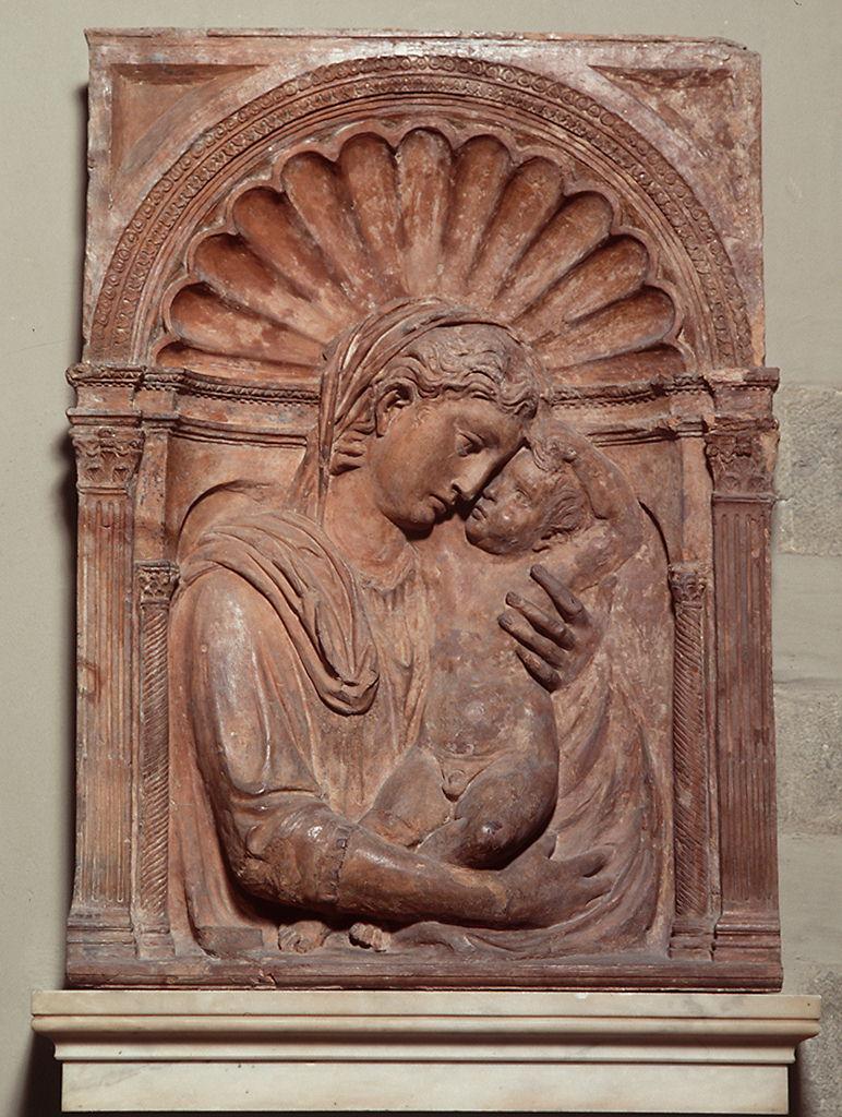 Madonna Della Gherardesca, Madonna con Bambino (rilievo) di Bardi Donato detto Donatello (bottega) (sec. XV)