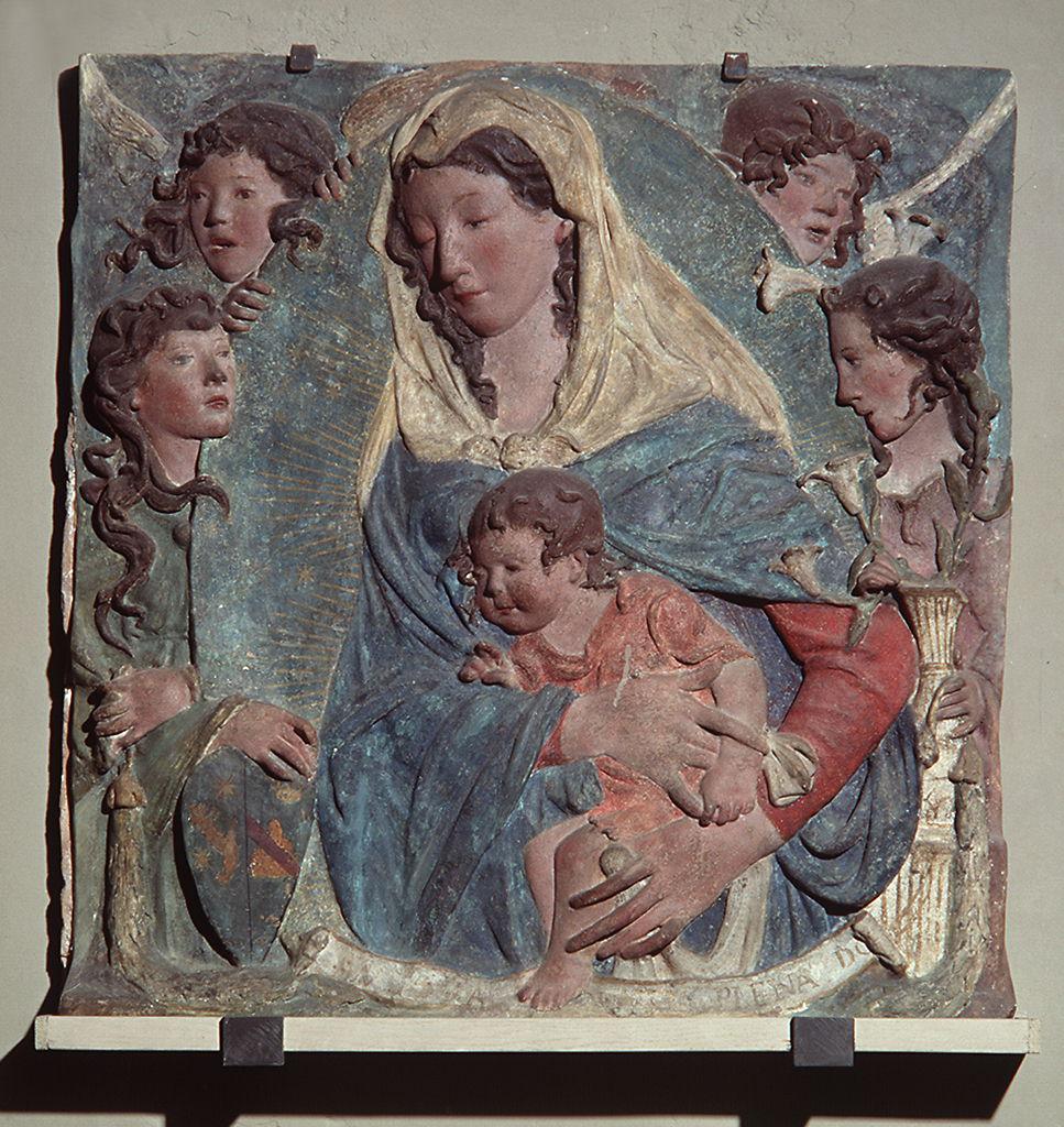 Madonna con Bambino e angeli (rilievo) di Agostino di Duccio (e aiuti) (sec. XV)