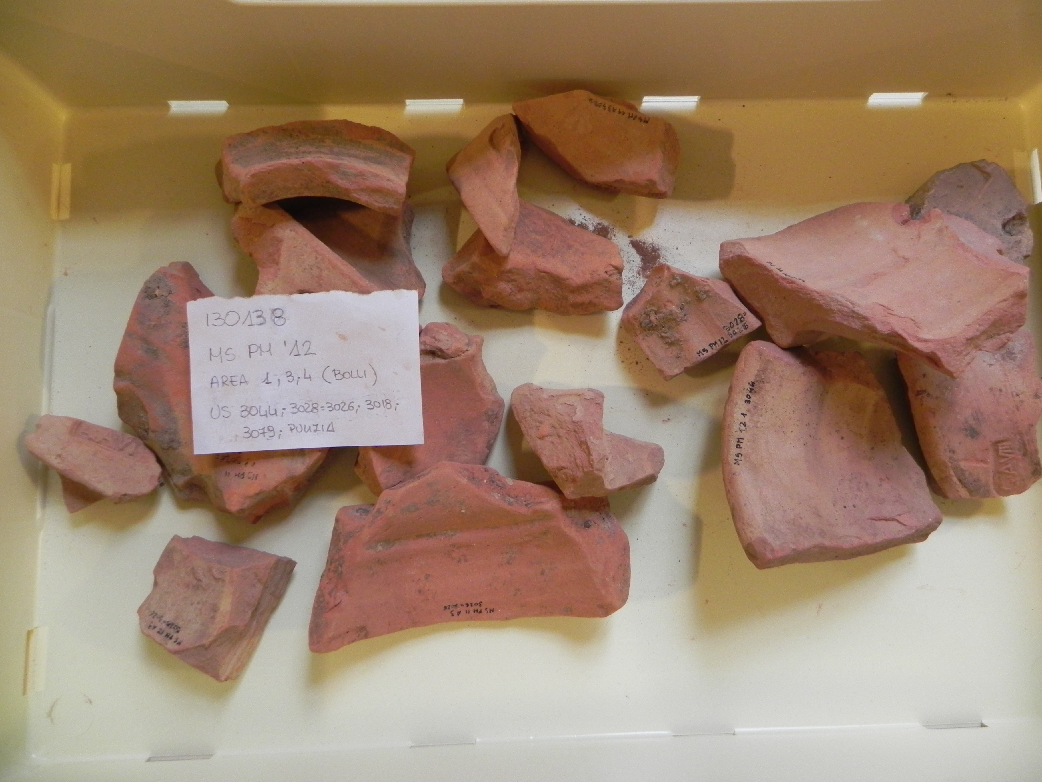 materiale proveniente da Unità Stratigrafica/cassetta (materiale edilizio/ceramica) (Età romana)