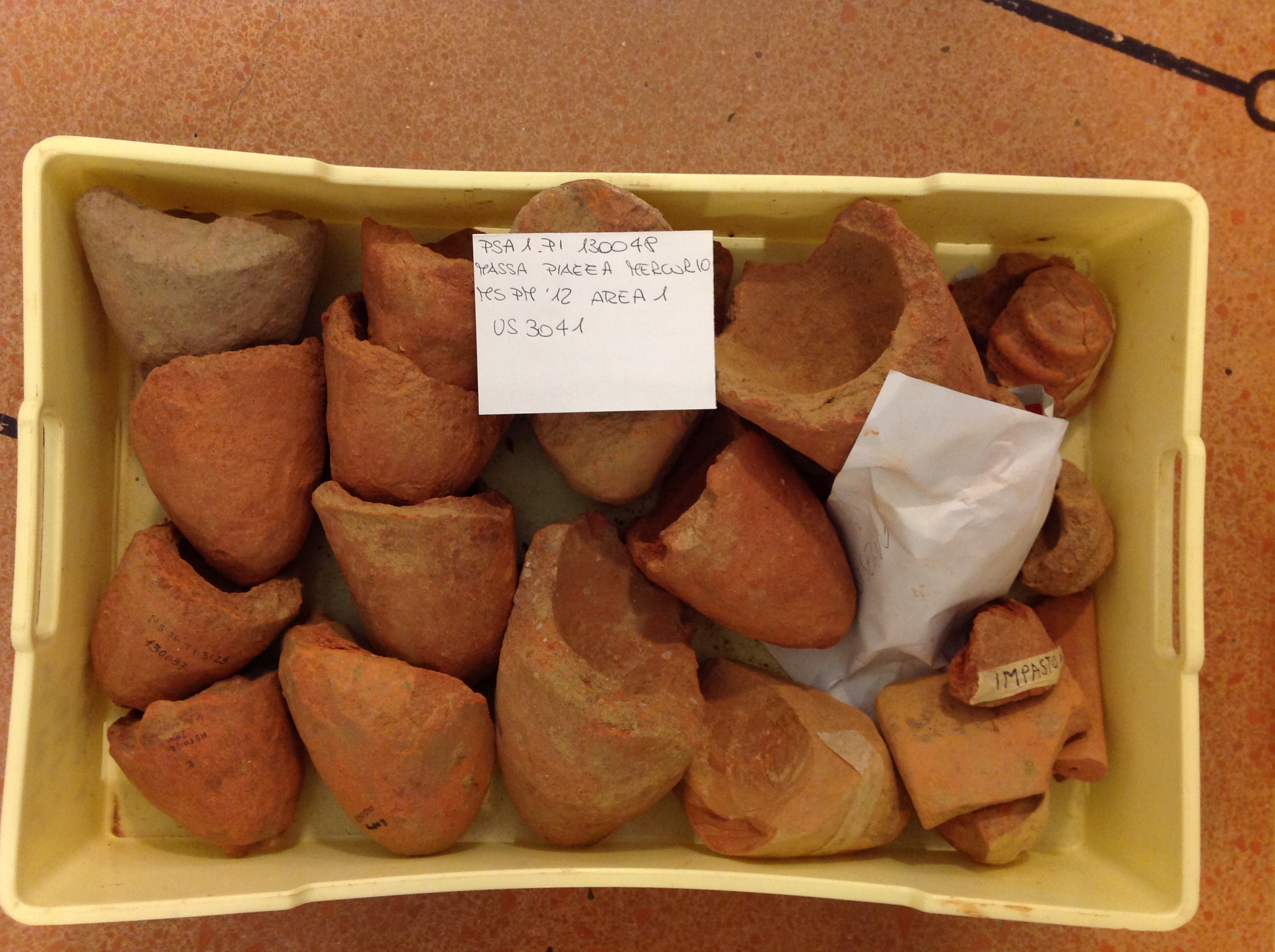 materiale proveniente da Unità Stratigrafica/ cassetta (materiale edilizio) (Età romana)