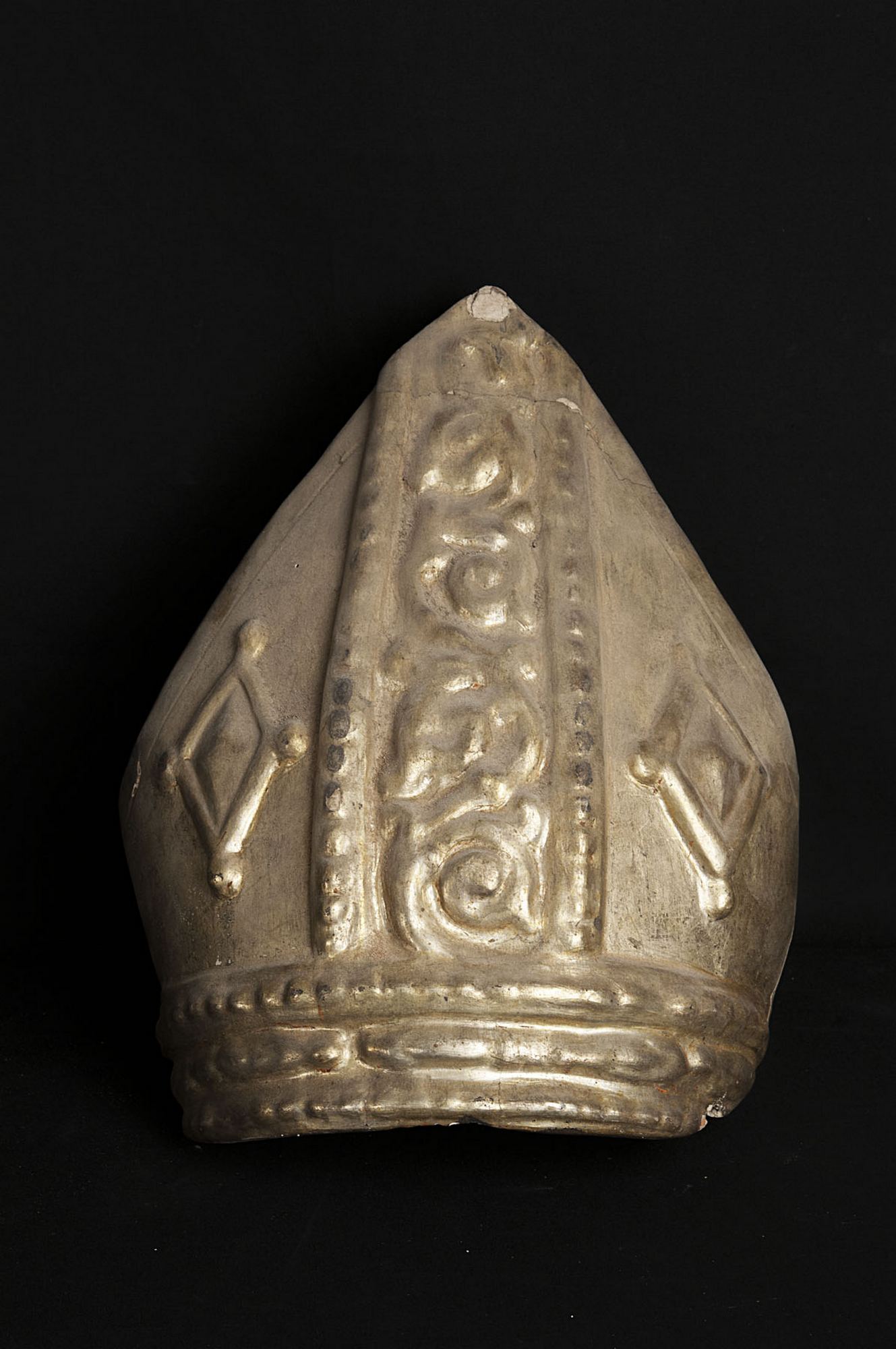 mitria, opera isolata - bottega Italia centrale (XVIII)