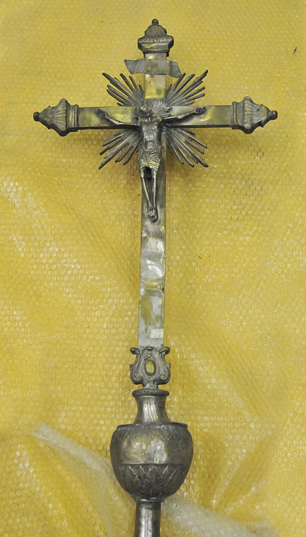 croce astile, opera isolata - bottega Italia centrale (XVIII)