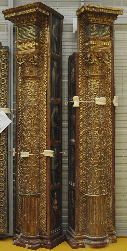 Santi francescani, Santa Caterina d'Alessandria, Santa Maria Maddalena (cornice di pala d'altare, elemento d'insieme) di Santoro Giacomo detto Iacopo Siculo - bottega Italia centrale (sec. XVI, sec. XVII)