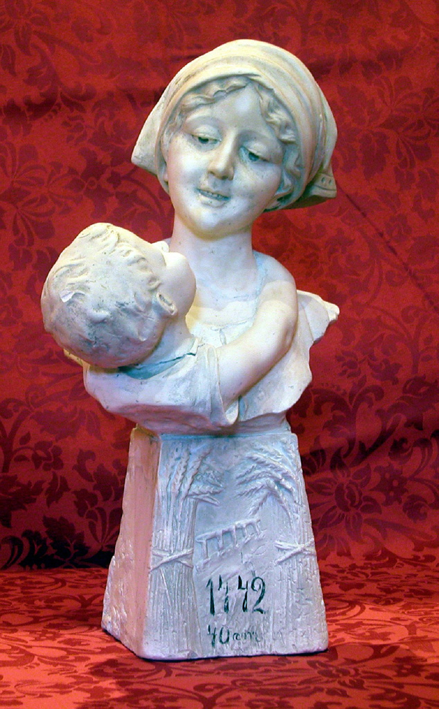 Busto di donna con bambino (busto, opera isolata) - bottega volterrana (secc. XVIII/ XX)