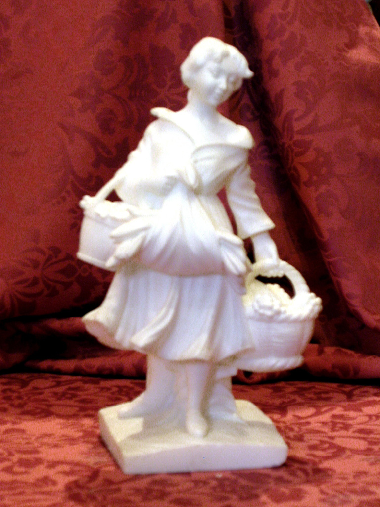 Contadinella, figura femminile (statuetta, opera isolata) - bottega volterrana (secc. XIX/ XX)