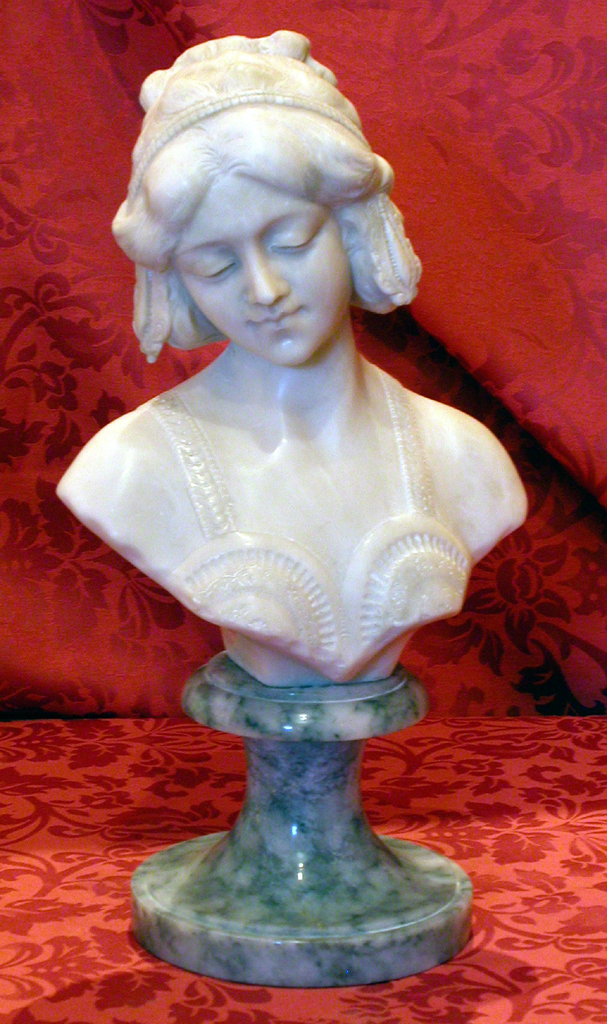 busto femminile (busto, opera isolata) di Gori A (attribuito) (sec. XX)