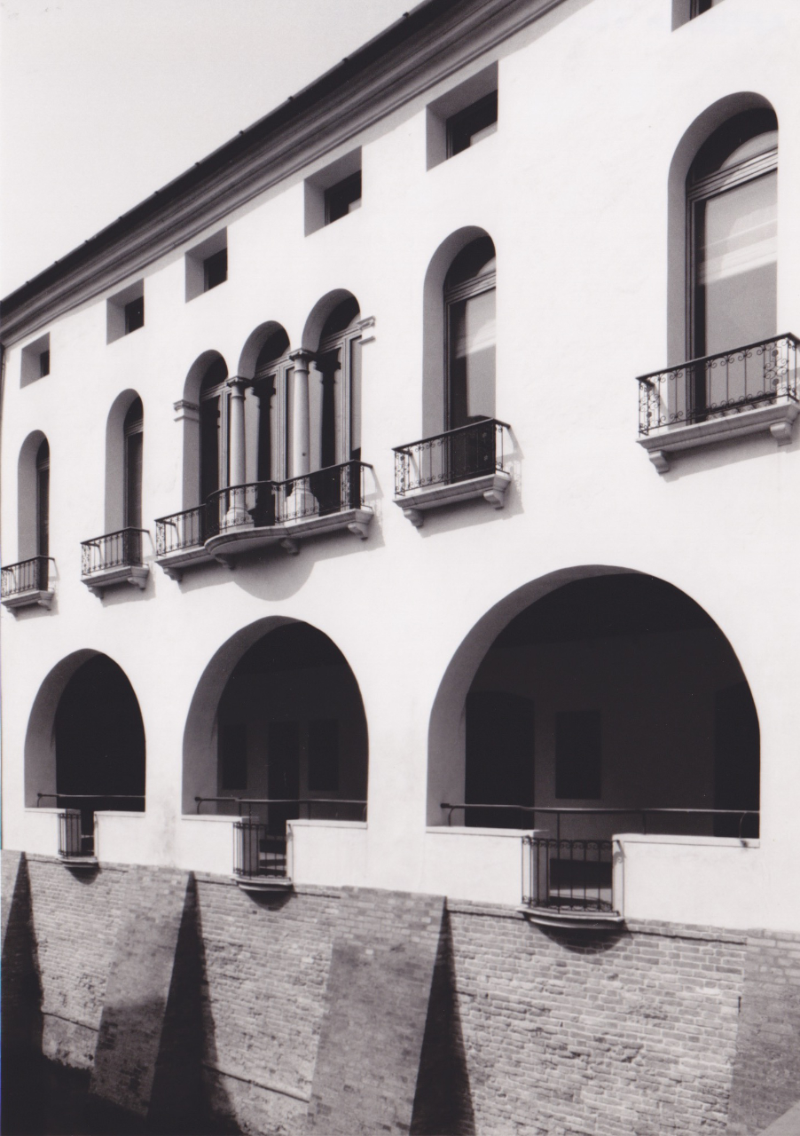 Banca Friuladria già Ca' Cappellotto (edificio) - Oderzo (TV) 